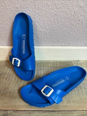 Women’s EUC Birkenstock slip on Bright Blue German Made Sandals Sz 6 W